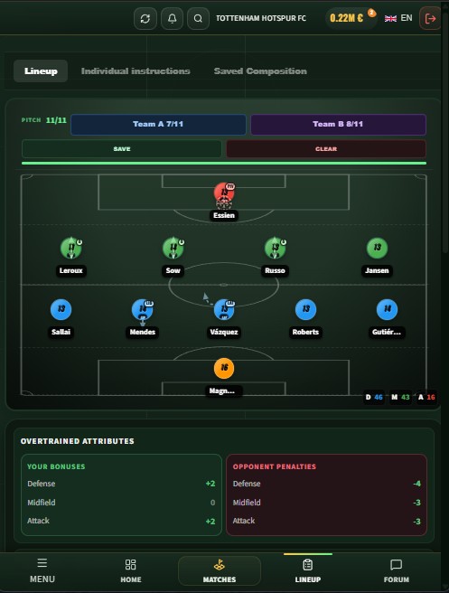 Écran mobile de composition Skoris, affiché en anglais, avec joueurs sur le terrain et bonus tactiques